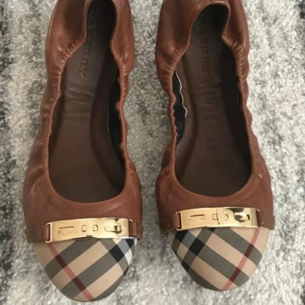 Brown leather nova check Burberry Ballet Flats🤩🤩🤩 - Picture 1 of 9